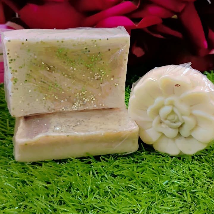 Goat Milk Strawbery Soap