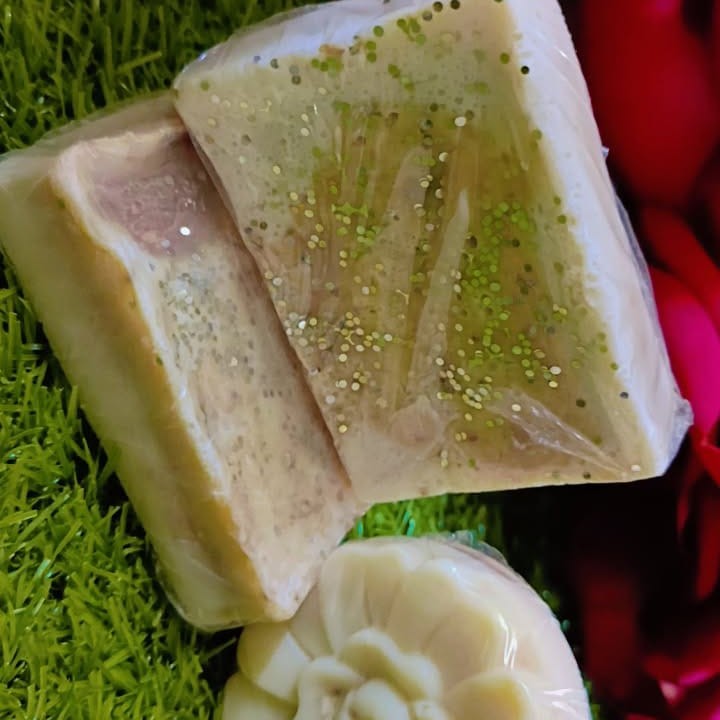 Goat Milk Strawbery Soap