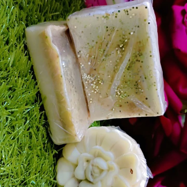 Goat Milk Strawbery Soap